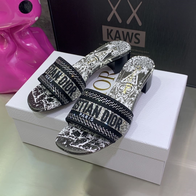 ch**an D*or slippers